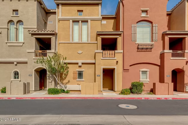 MLS: 6195127 Condo For Sale