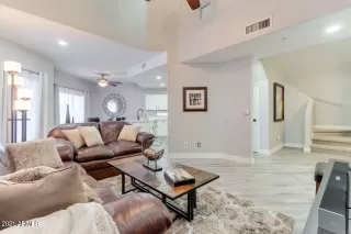 Photo #4: 6195442 Listing