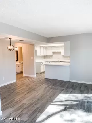 Photo #2: 6196182 Listing 