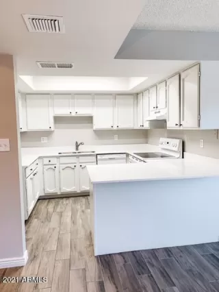 Photo #4: 6196182 Listing 