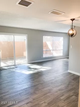 Photo #5: 6196182 Listing 