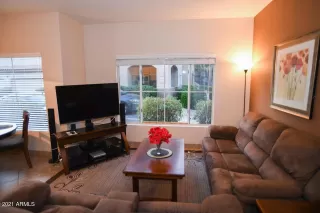 Photo #5: 6196570 Listing