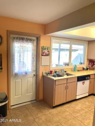 Photo #6: 6196679 Listing