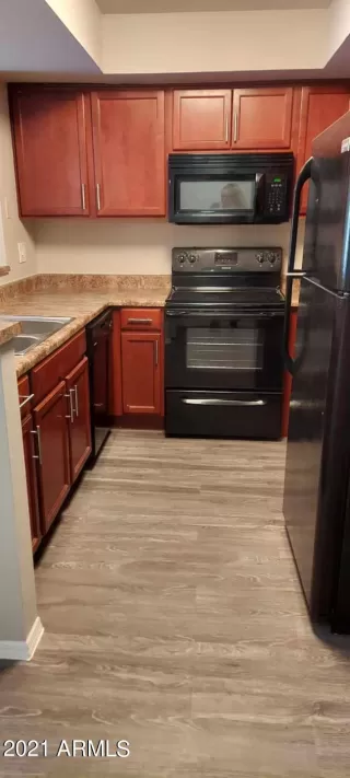 Photo #5: 6196728 Listing