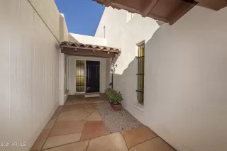 Photo #5: 6196901 Listing