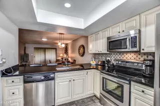 Photo #6: 6197215 Listing