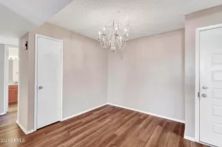 Photo #5: 6197276 Listing