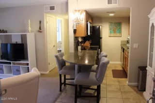 Photo #5: 6197995 Listing