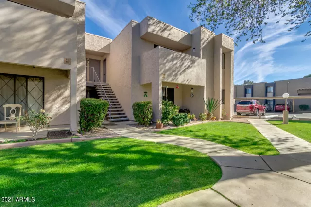 MLS: 6198446 Condo For Sale