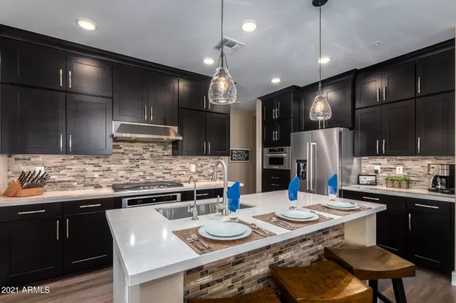 MLS: 6198919 Condo For Sale