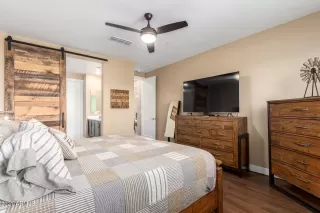 Photo #4: 6198919 Listing