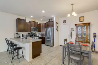 Photo #2: 6199351 Listing