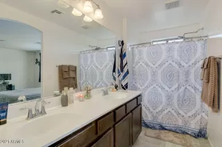 Photo #4: 6199351 Listing