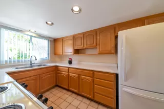 Photo #5: 6199422 Listing