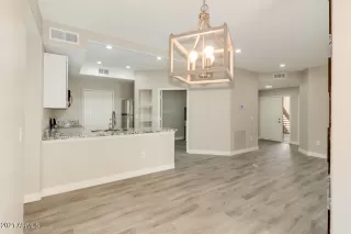 Photo #5: 6199469 Listing