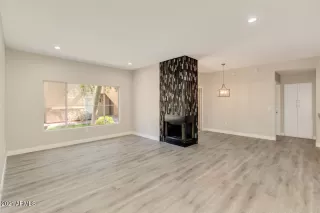 Photo #6: 6199469 Listing