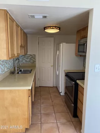 Photo #6: 6199626 Listing