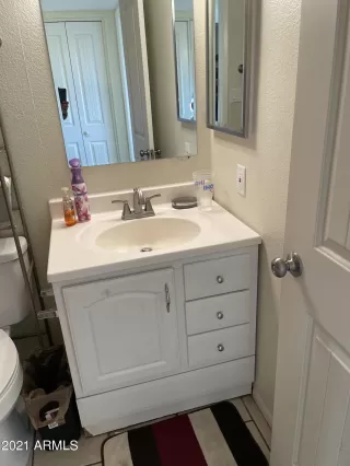 Photo #4: 6199682 Listing