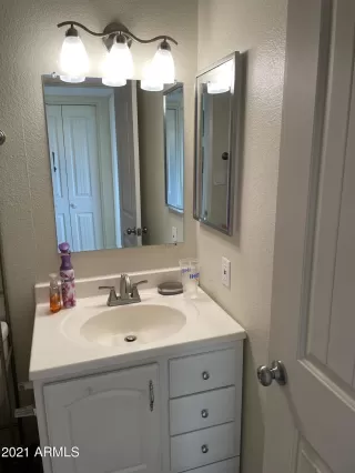 Photo #5: 6199682 Listing