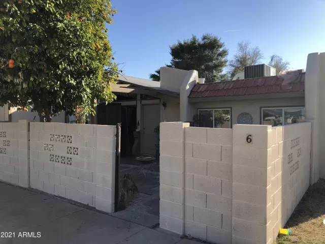 MLS: 6199750 Condo For Sale