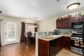 Photo #4: 6199949 Listing 
