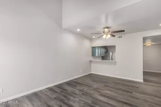 Photo #5: 6200180 Listing 