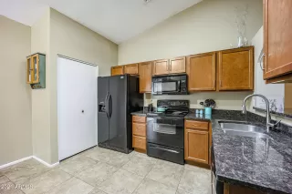 Photo #6: 6200208 Listing