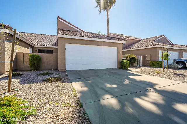 MLS: 6200378 Condo For Sale