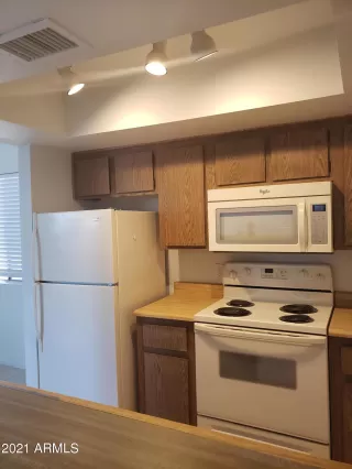 Photo #6: 6200397 Listing