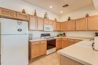 Photo #5: 6200631 Listing