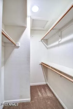 Photo #4: 6200900 Listing