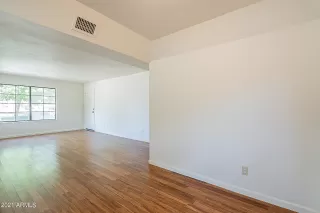 Photo #5: 6201131 Listing