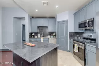 Photo #4: 6201183 Listing 