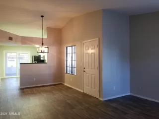 Photo #5: 6202109 Listing 