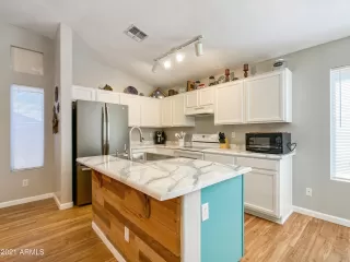 Photo #5: 6202217 Listing 