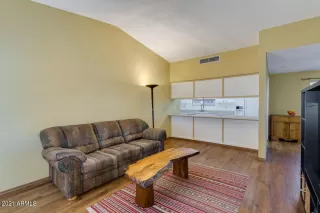 Photo #4: 6202505 Listing