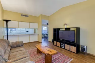 Photo #5: 6202505 Listing