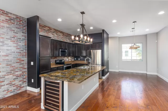 MLS: 6202961 Condo For Sale