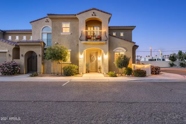 MLS: 6203109 Condo For Sale