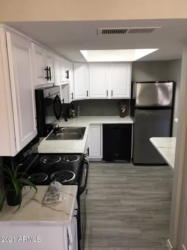 MLS: 6203318 Condo For Sale