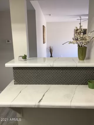 Photo #5: 6203318 Listing