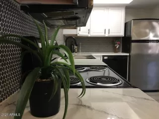 Photo #6: 6203318 Listing