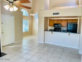 Photo #5: 6203400 Listing