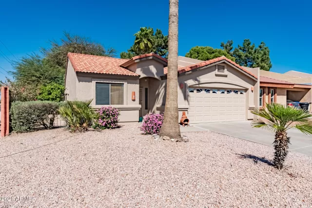 MLS: 6203580 Condo For Sale