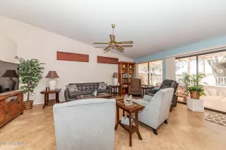 Photo #6: 6203580 Listing