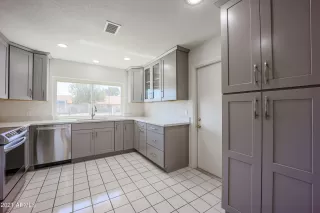 Photo #4: 6203958 Listing