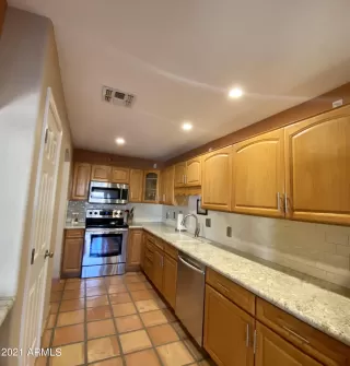 Photo #3: 6204058 Listing