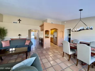 Photo #6: 6204058 Listing