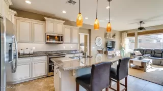 Photo #1: 6204088 Listing