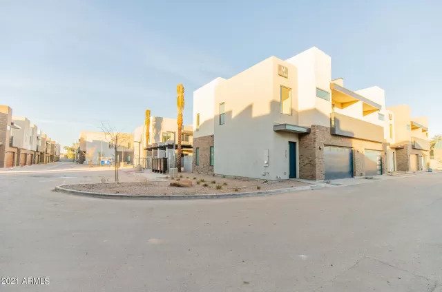 MLS: 6204184 Condo For Sale